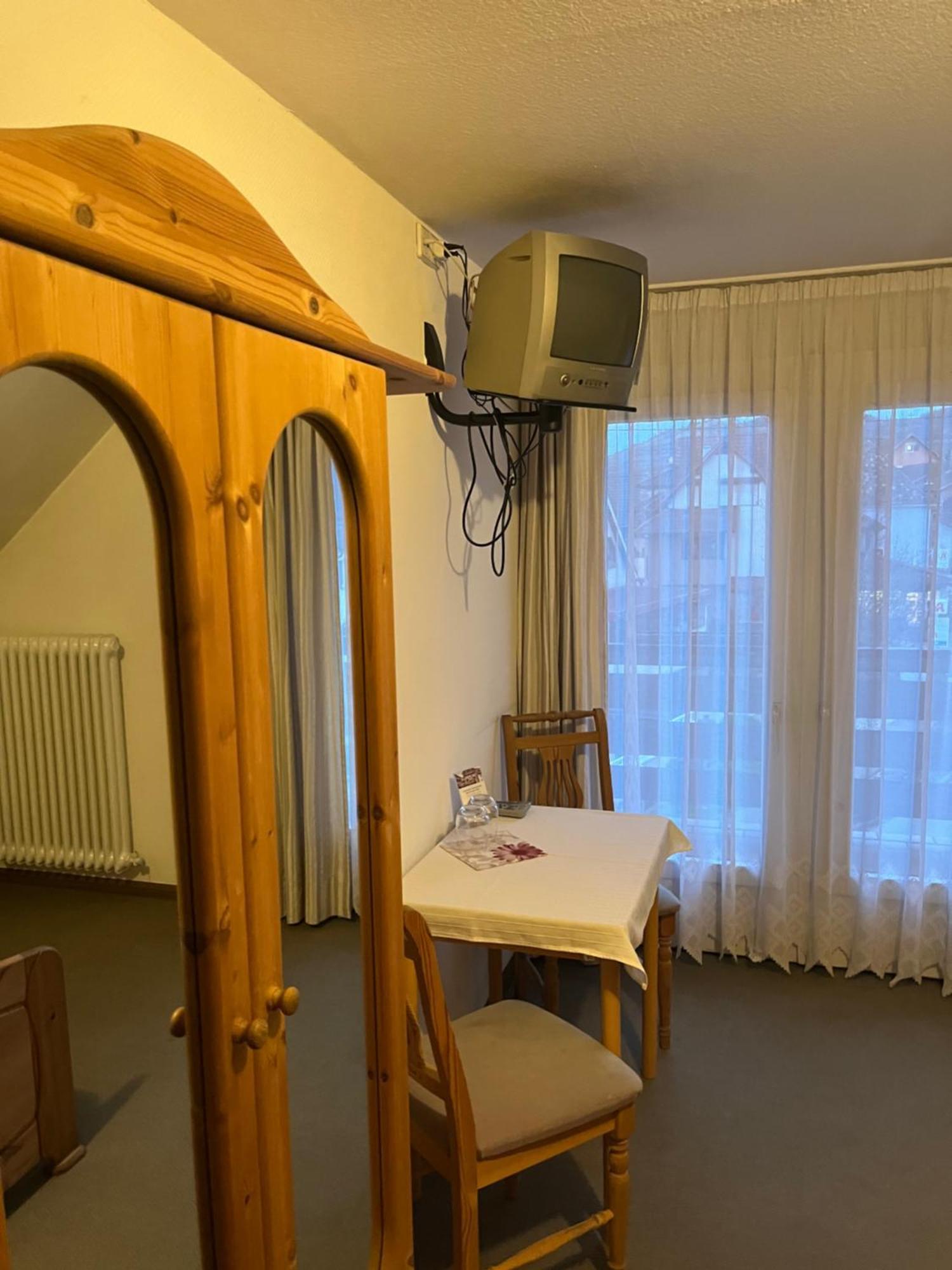 Gasthaus Baeren Niederrotweil Esterno foto